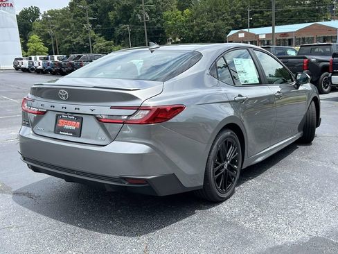 New 2026 Toyota Camry SE FWD image 3