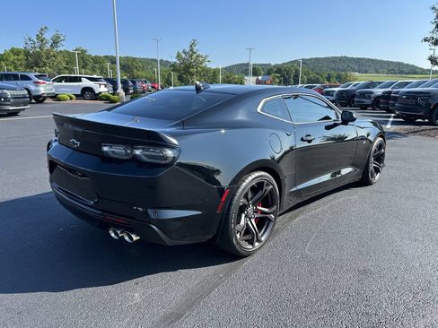 Used 2020 Chevrolet Camaro SS RWD image 7