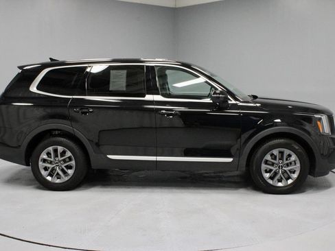 Used 2025 Kia Telluride LX FWD image 12
