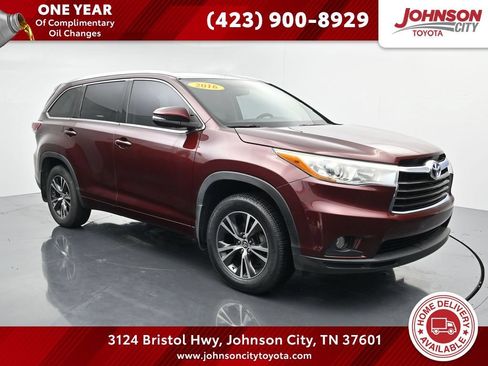 Used 2016 Toyota Highlander XLE AWD/4WD image 1
