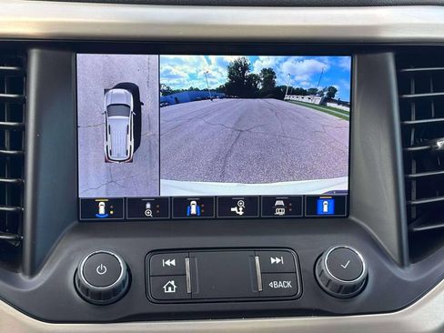 Used 2023 GMC Acadia Denali w/ Denali Technology Package AWD/4WD image 18