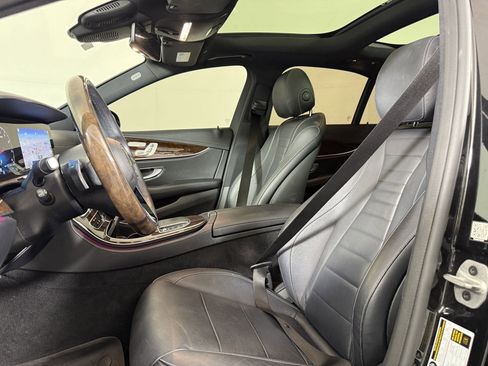 Used 2022 Mercedes-Benz E 450 4MATIC Sedan image 4