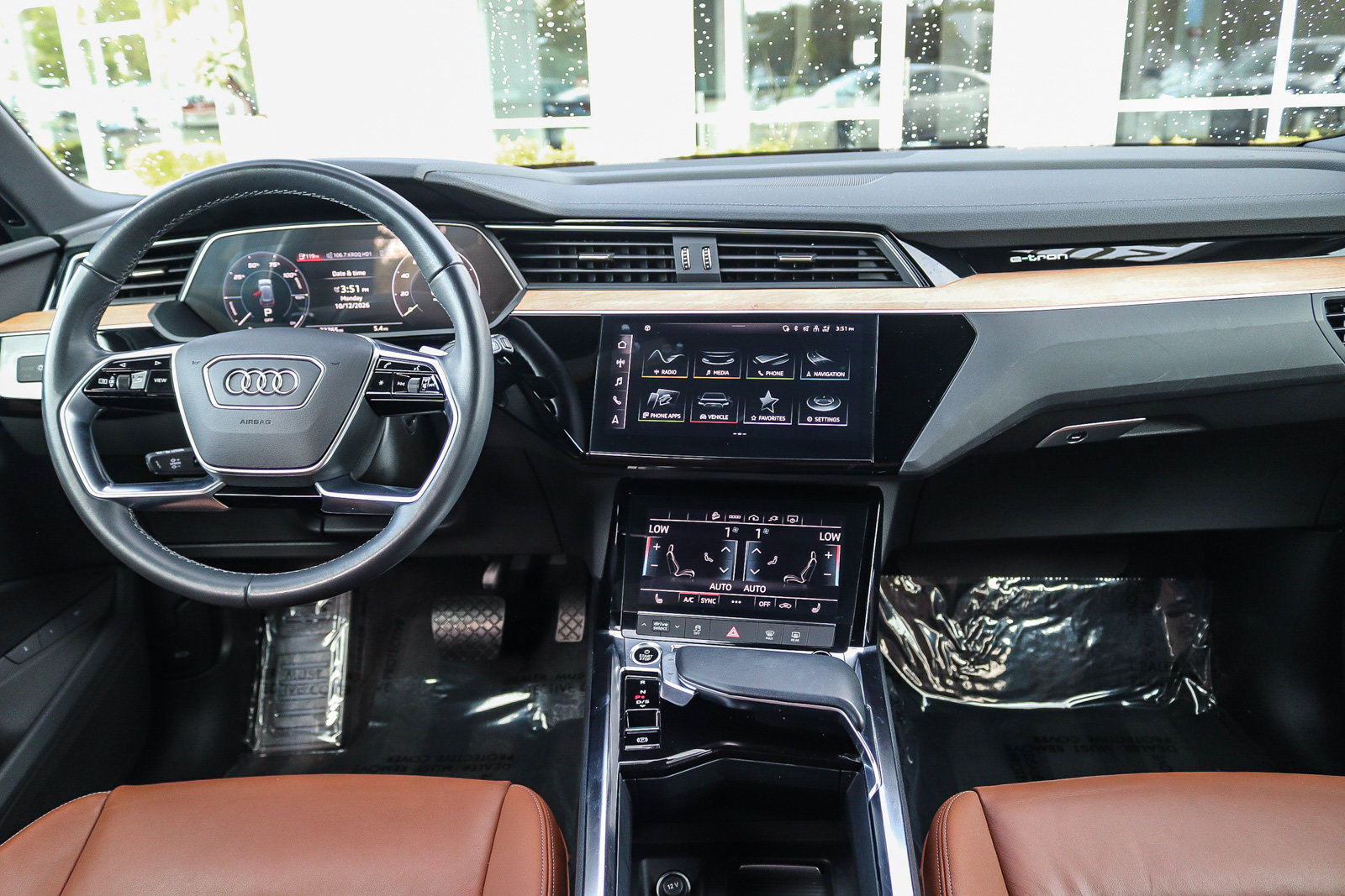 Used 2024 Audi Q8 e-tron Premium Plus AWD/4WD image 14