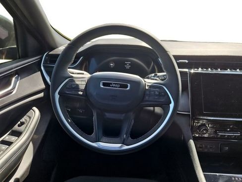 Used 2025 Jeep Grand Cherokee L Laredo w/ Luxury Tech Group I image 12