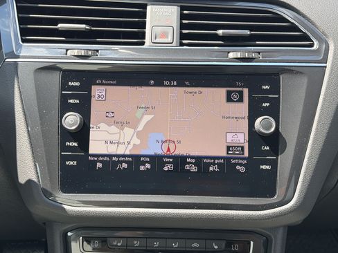 Used 2020 Volkswagen Tiguan SEL AWD/4WD image 17