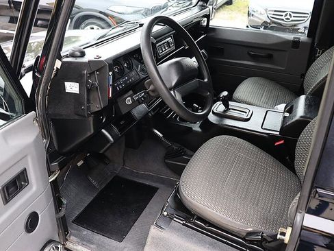 Used 1997 Land Rover Defender 90 AWD/4WD image 9