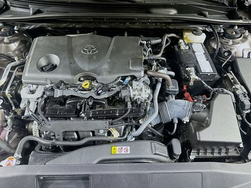 Used 2024 Toyota Camry SE image 9