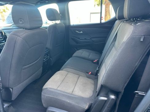 Used 2023 Chevrolet Traverse LT FWD image 11