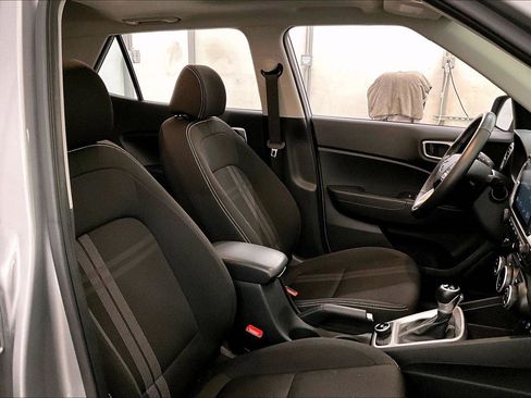 Used 2024 Hyundai Venue SEL image 7