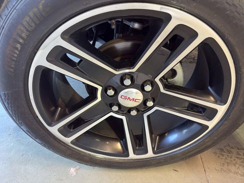 Used 2016 GMC Yukon XL SLT w/ Open Road Package AWD/4WD image 35