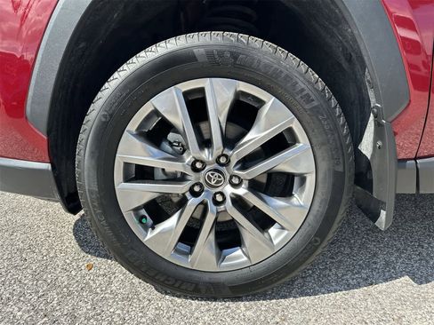 Used 2024 Toyota RAV4 Limited image 11