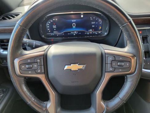 Used 2023 Chevrolet Suburban High Country AWD/4WD image 13