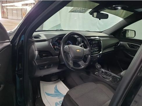 Used 2022 Chevrolet Traverse LT FWD image 5