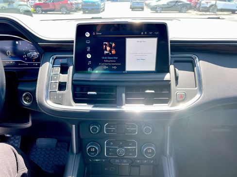 Used 2022 Chevrolet Tahoe Premier AWD/4WD image 13