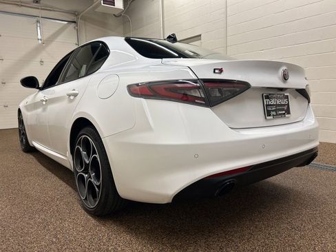 Used 2024 Alfa Romeo Giulia Ti AWD/4WD image 4