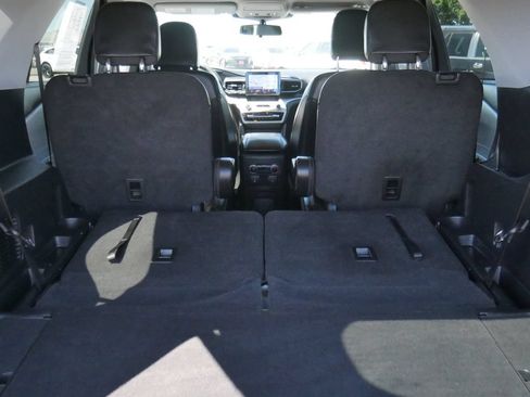 Used 2022 Ford Explorer XLT w/ Equipment Group 202A AWD/4WD image 20
