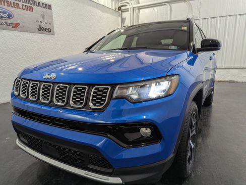 Used 2025 Jeep Compass Limited image 2
