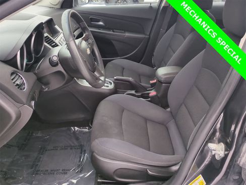 Used 2016 Chevrolet Cruze LT image 16