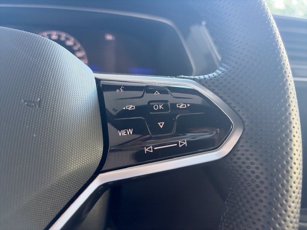 Certified 2024 Volkswagen Tiguan SE R-Line FWD image 17