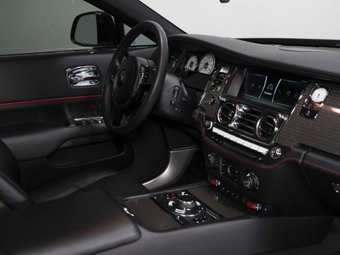 Used 2019 Rolls-Royce Wraith image 30