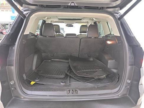 Used 2017 Ford Escape Titanium w/ Equipment Group 301A AWD/4WD image 42