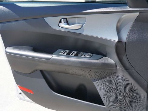 Used 2021 Kia Forte LXS FWD image 16