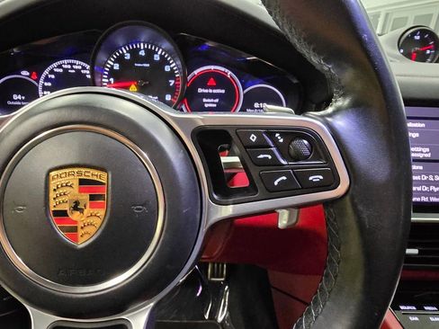 Used 2021 Porsche Cayenne S image 14