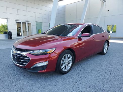 Used 2024 Chevrolet Malibu LT FWD image 2