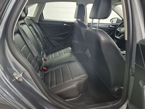 Used 2024 Volkswagen Jetta SE FWD image 32