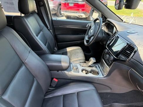 Used 2019 Jeep Grand Cherokee Limited w/ Trailer Tow Group IV AWD/4WD image 13