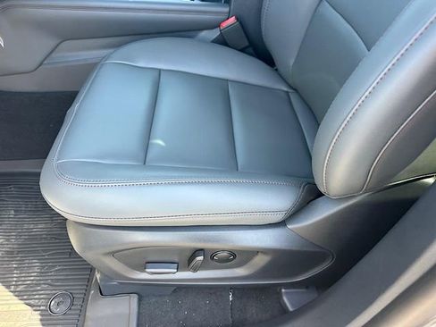 New 2025 Ford Explorer Active w/ Active Comfort Package image 12