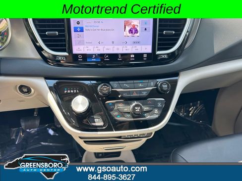 Used 2024 Chrysler Pacifica Touring-L FWD image 24