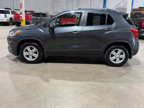 Used 2019 Chevrolet Trax LT w/ LT Convenience Package AWD/4WD image 3