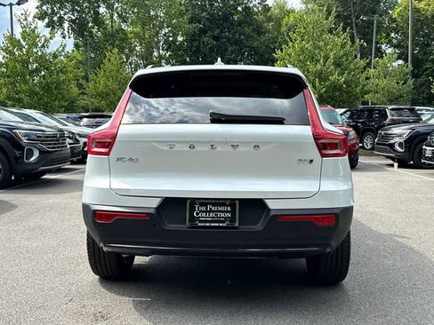 Used 2026 Volvo XC40 B5 Plus AWD/4WD image 6