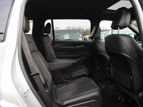 Used 2025 Jeep Grand Cherokee L Altitude image 30