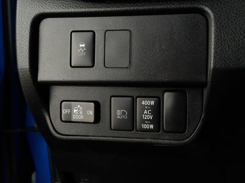 Used 2020 Toyota Tacoma TRD Off-Road w/ Technology Package AWD/4WD image 12