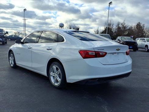Used 2019 Chevrolet Malibu LS image 2