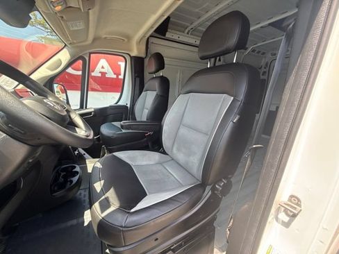 Used 2025 RAM ProMaster 2500 w/ Convenience Group FWD image 5