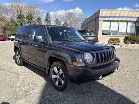Used 2016 Jeep Patriot High Altitude image 3