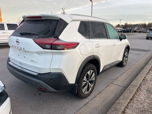 Used 2021 Nissan Rogue SV w/ Premium Package image 4