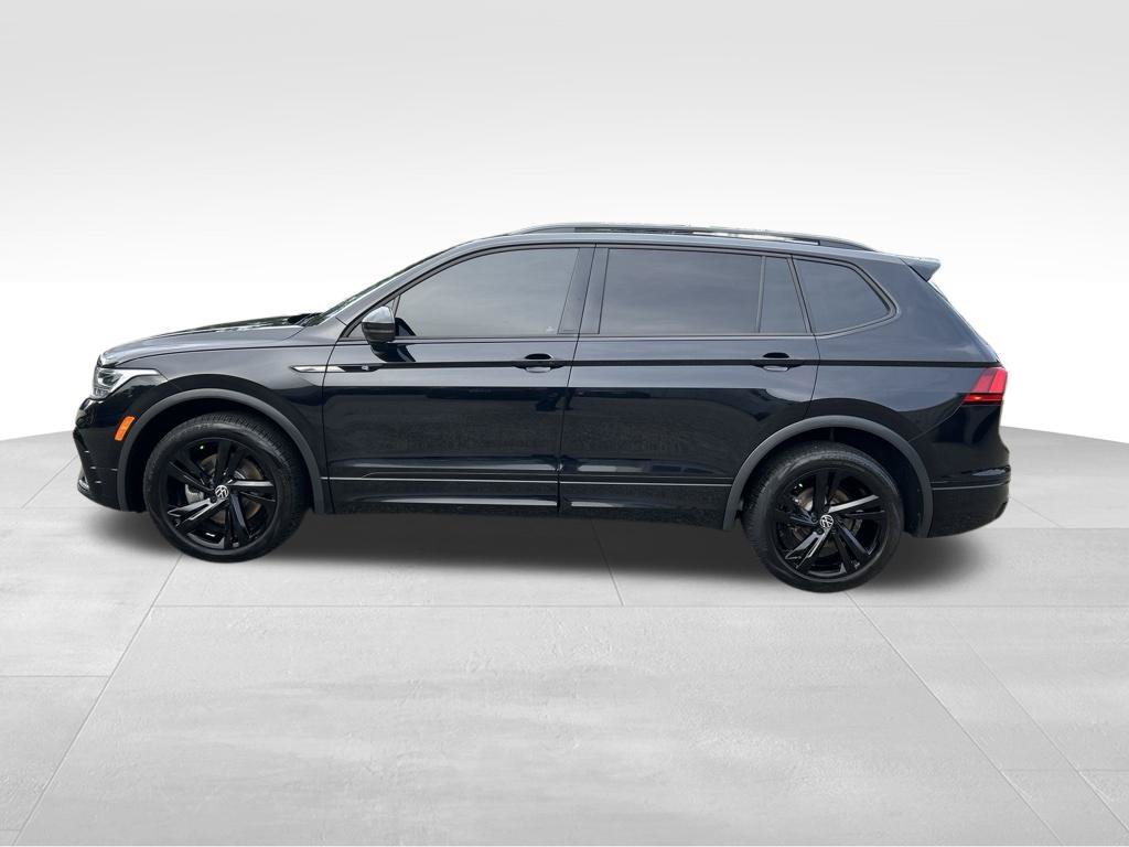 Used 2023 Volkswagen Tiguan SE R-Line FWD image 2