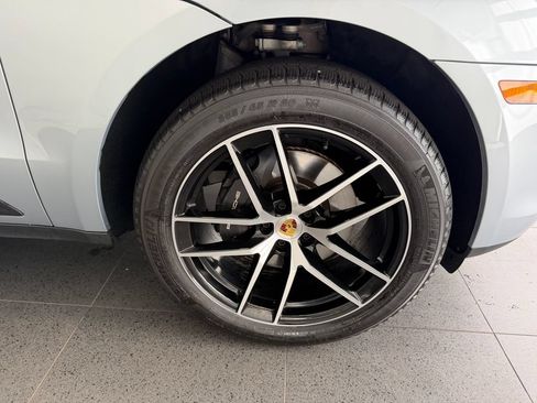 Certified 2026 Porsche Macan AWD/4WD image 13