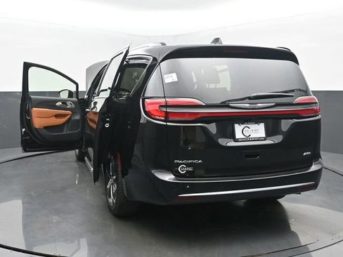 New 2026 Chrysler Pacifica Pinnacle image 48