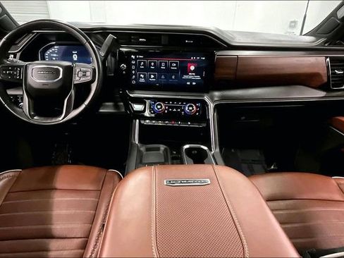 Used 2024 GMC Sierra 3500 Denali Ultimate AWD/4WD image 19