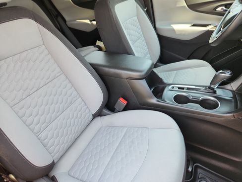 Used 2020 Chevrolet Equinox LT FWD image 16