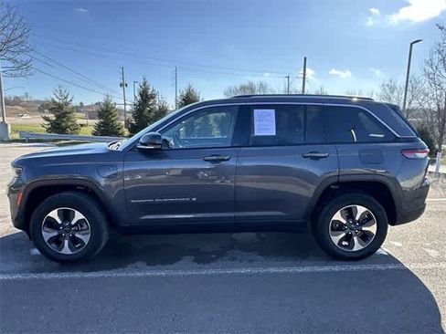 Used 2022 Jeep Grand Cherokee Limited 4xe image 2