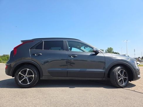 Used 2023 Kia Niro EX FWD image 26