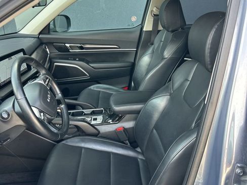 Used 2025 Kia Telluride S image 6