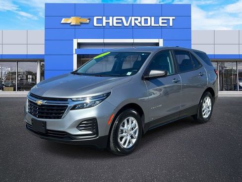 Certified 2023 Chevrolet Equinox LS w/ LS Convenience Package FWD image 2