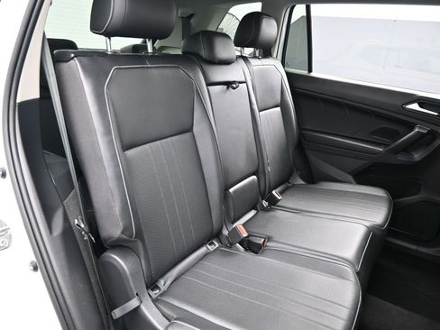 Used 2022 Volkswagen Tiguan SE image 44